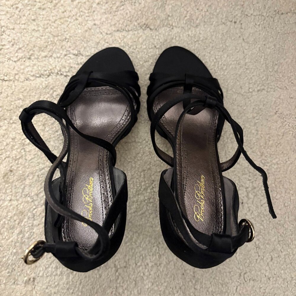 Brooks Brothers strappy velvet heels black size 7.5